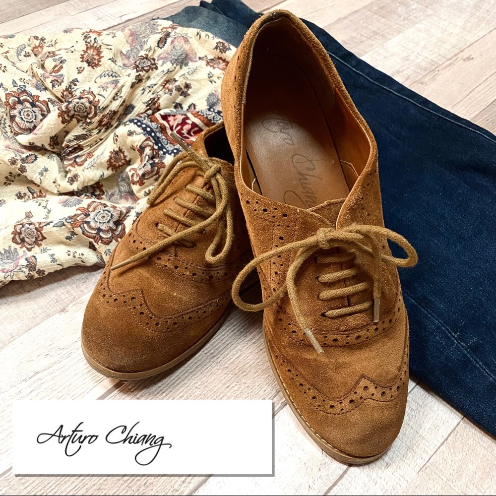 Arturo Chiang Wing Tip Lace Up Suede Oxfords Sz 8